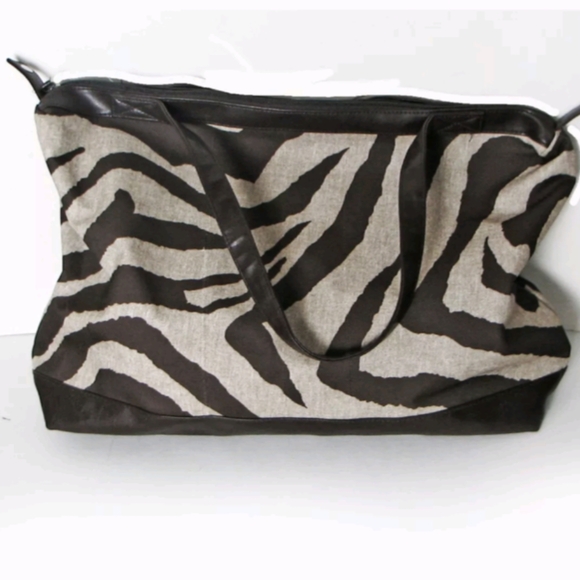 🦓 Chic Zebra Stripe Tote Bag - Cream & Brown with Full Zipper Top 🤎 - Picture 1 of 11